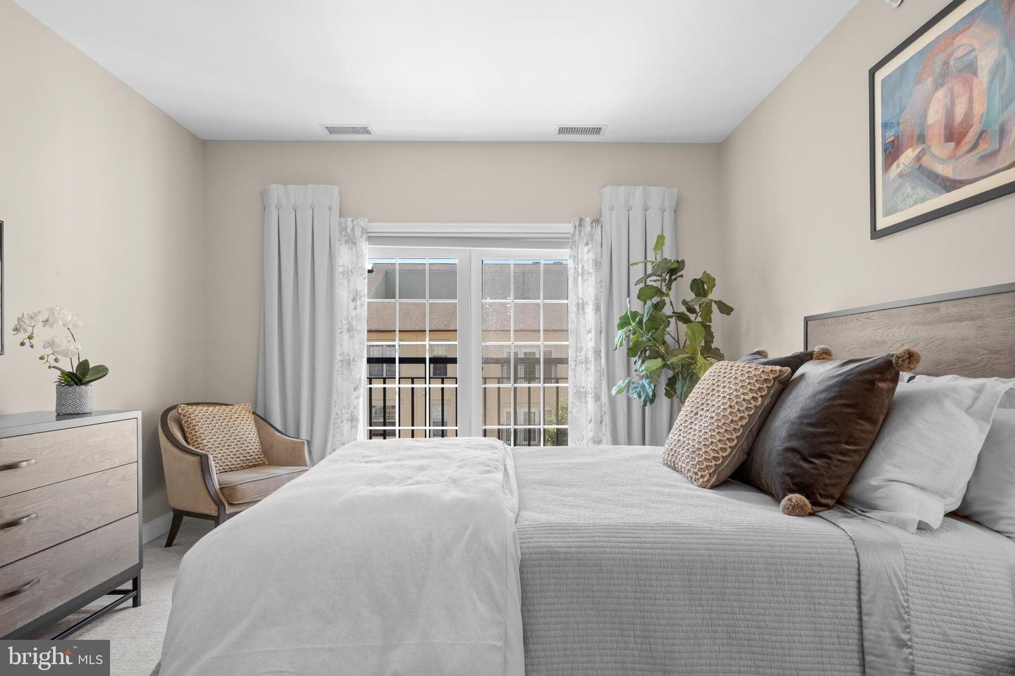 500 Admirals Way #402 Property Photo 18