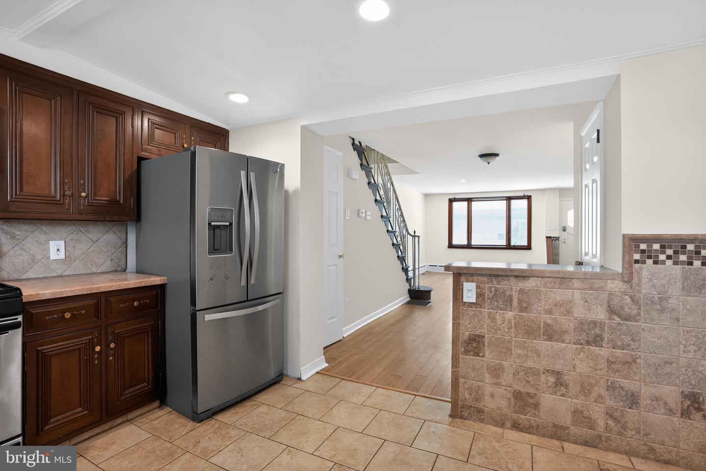 933 Fernon St Property Photo 10
