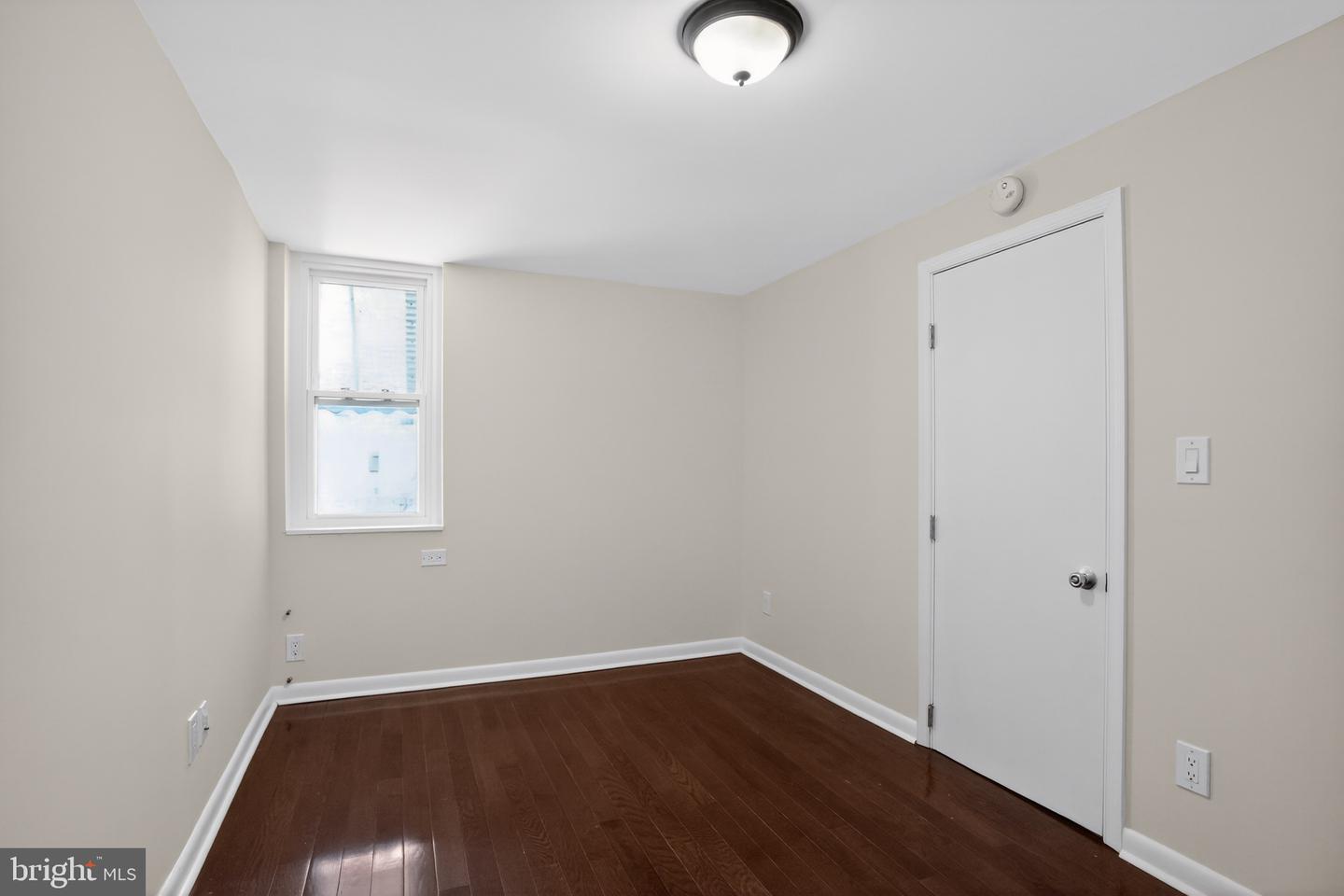 933 Fernon St Property Photo 15