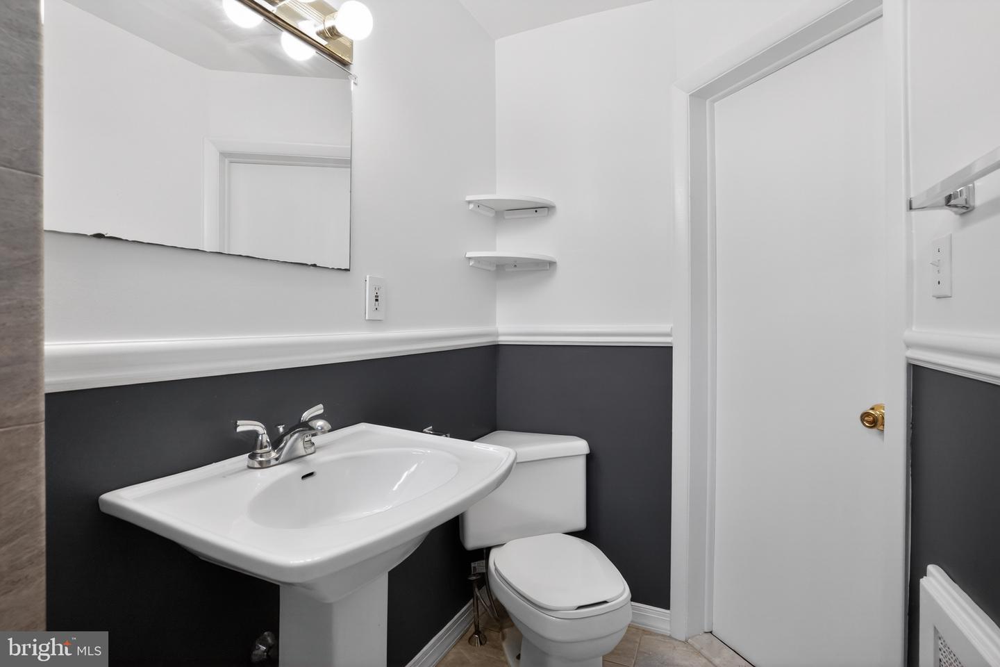 933 Fernon St Property Photo 17