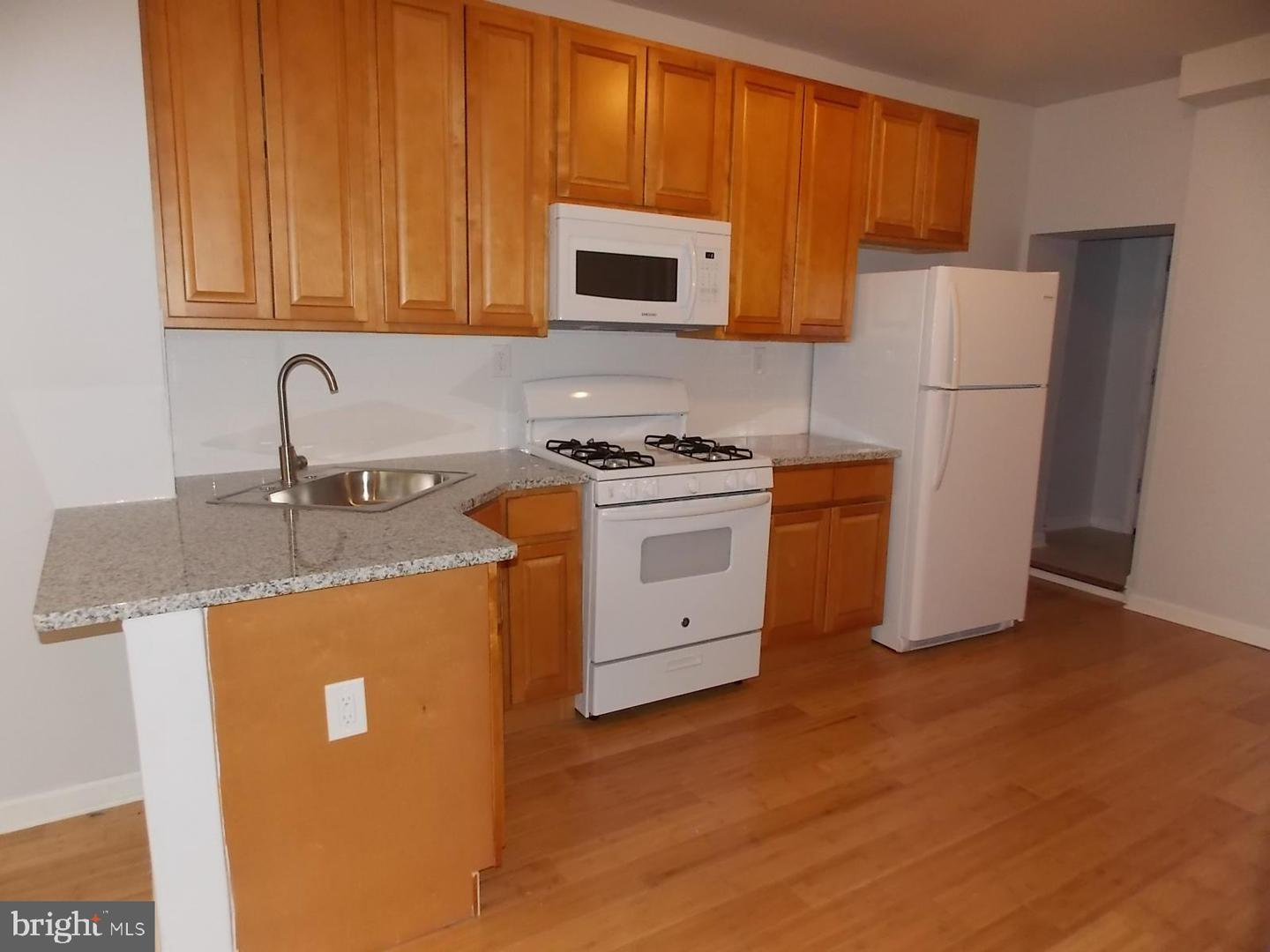 838 N Brooklyn St Property Photo 3
