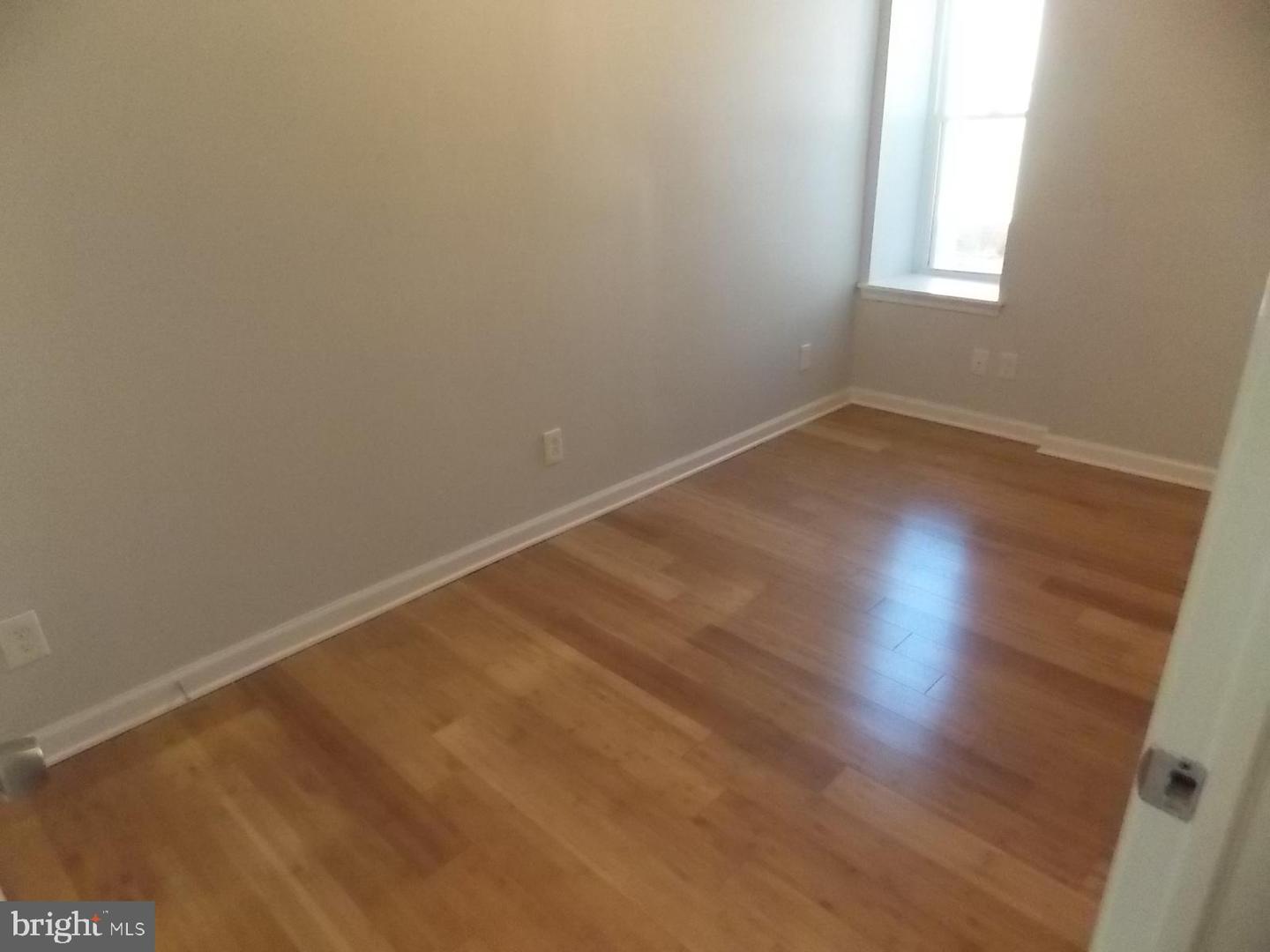 838 N Brooklyn St Property Photo 8