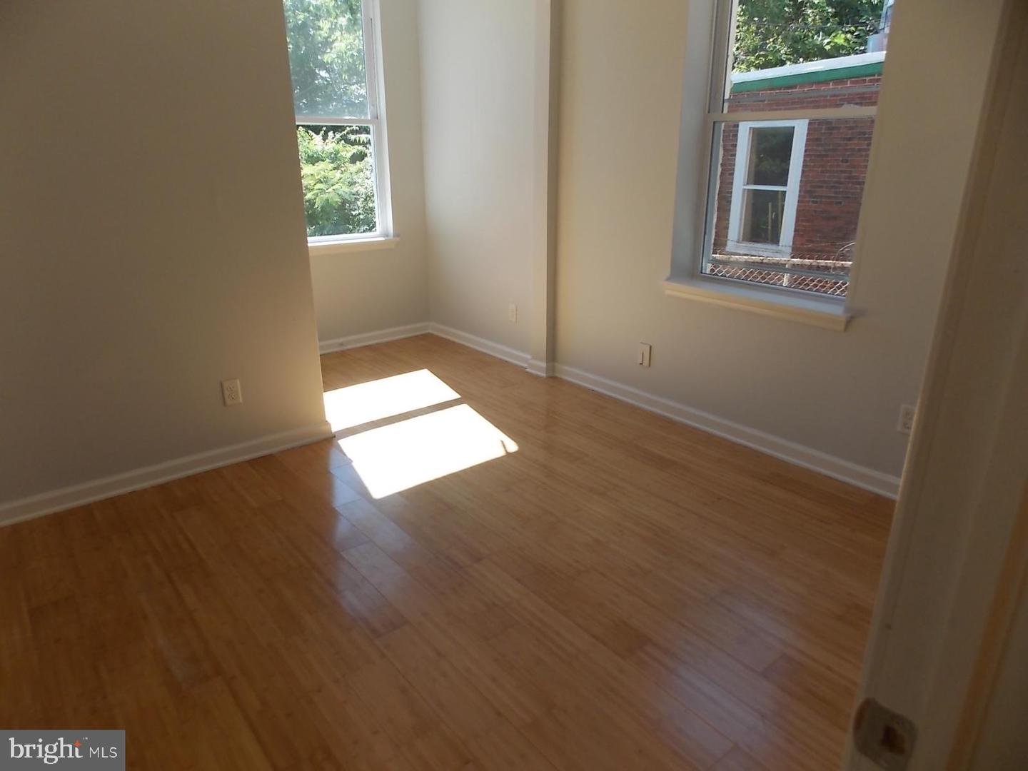838 N Brooklyn St Property Photo 17