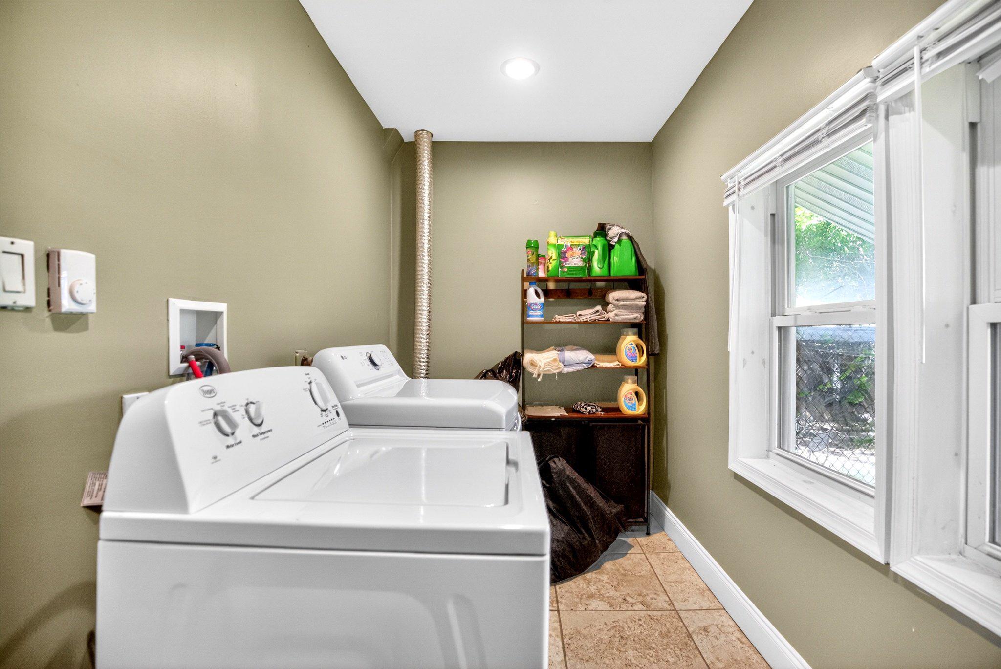 4425 N Uber St Property Photo 3