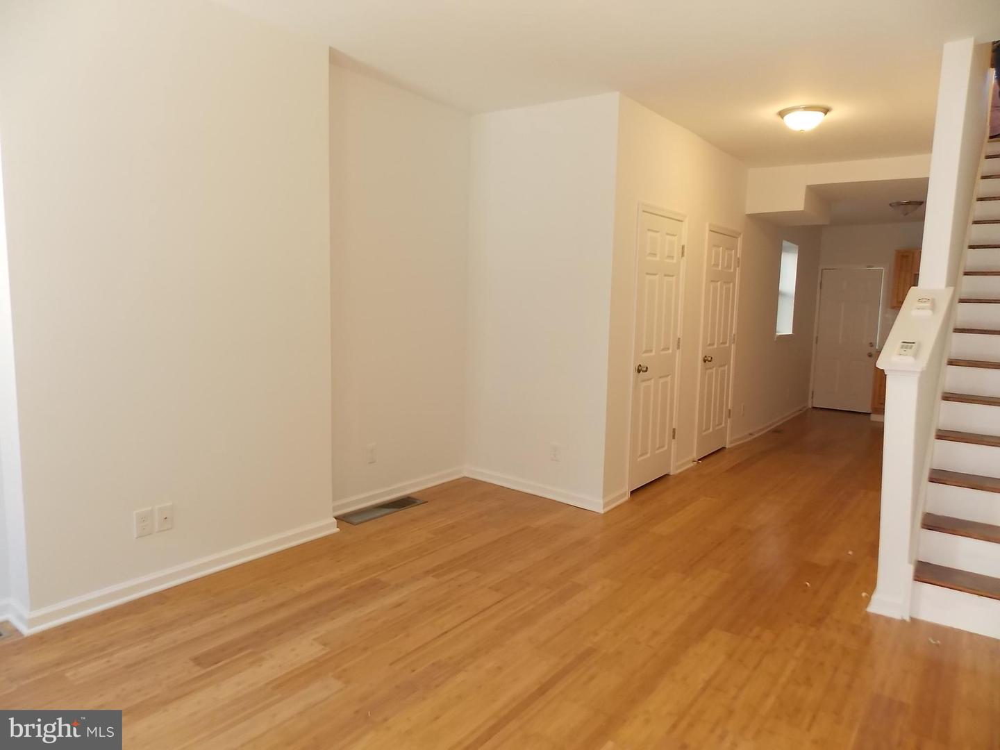 1911 N Taylor St Property Photo 2