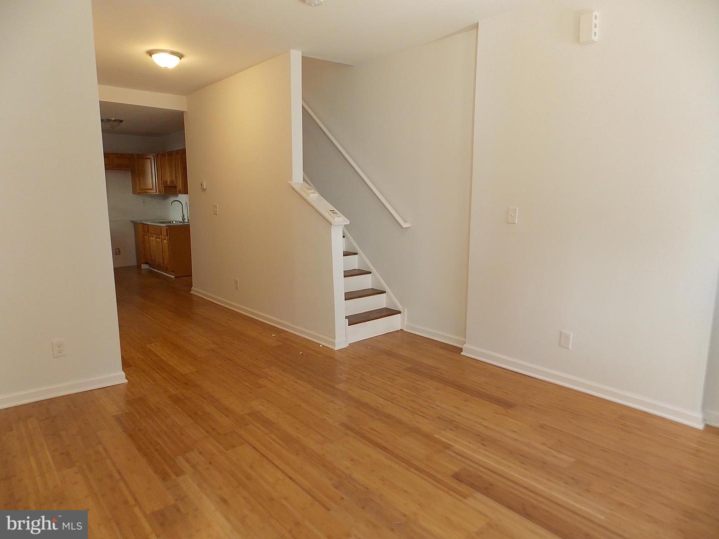 1911 N Taylor St Property Photo 3