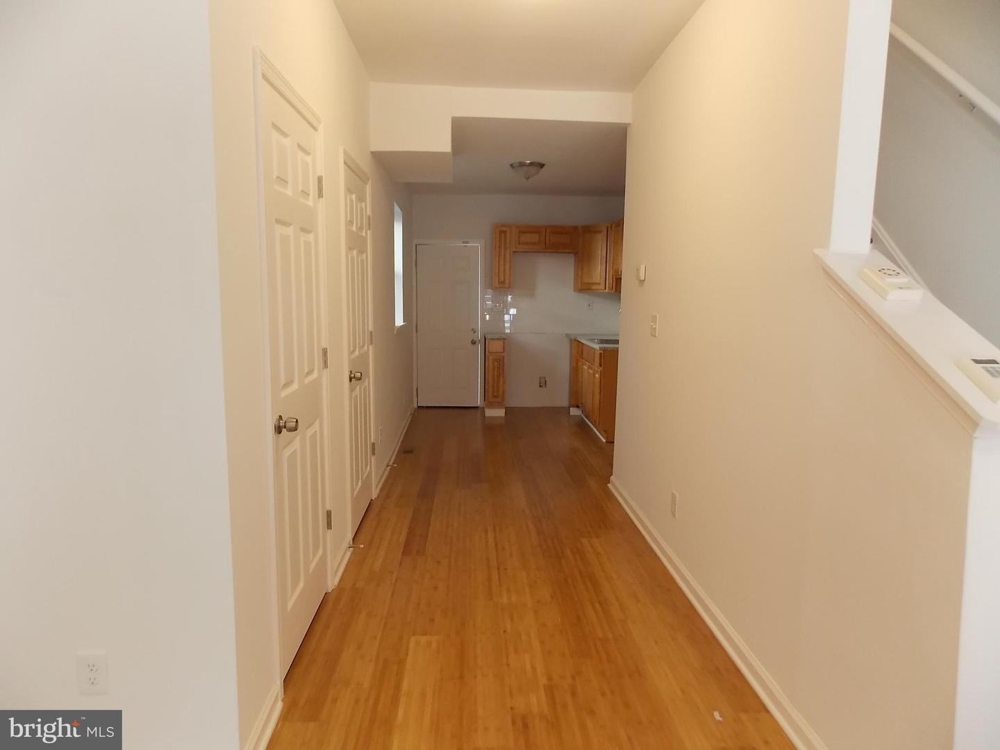 1911 N Taylor St Property Photo 4