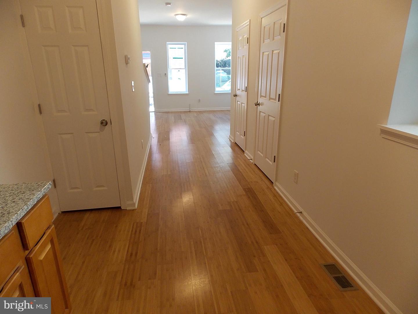 1911 N Taylor St Property Photo 7