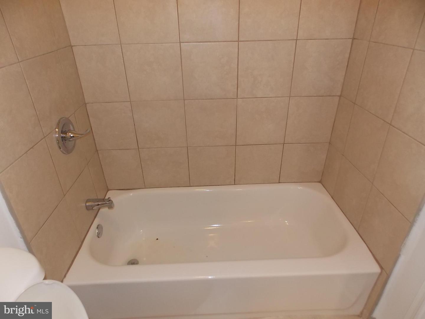 1911 N Taylor St Property Photo 9