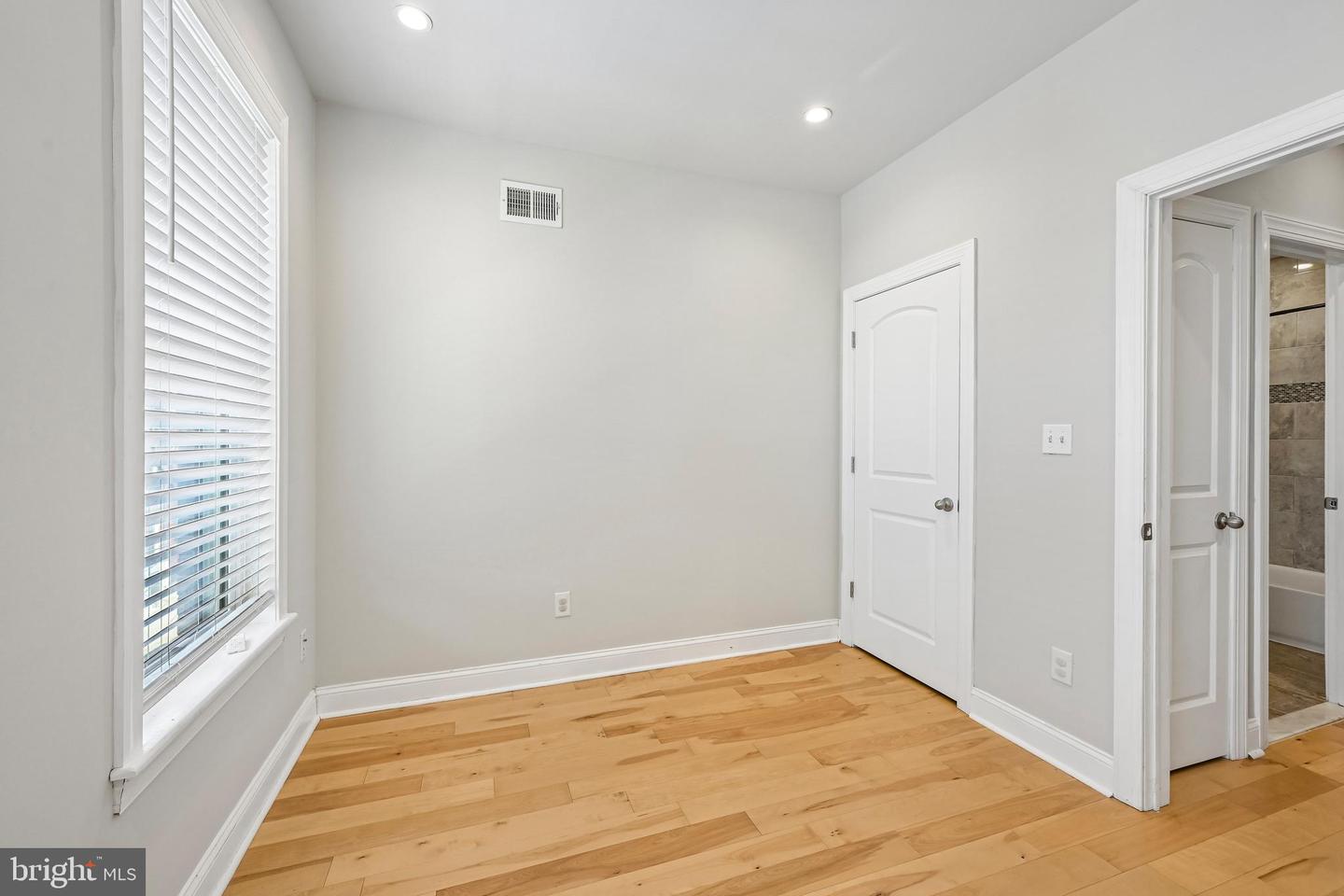 1819 Mountain St Property Photo 3