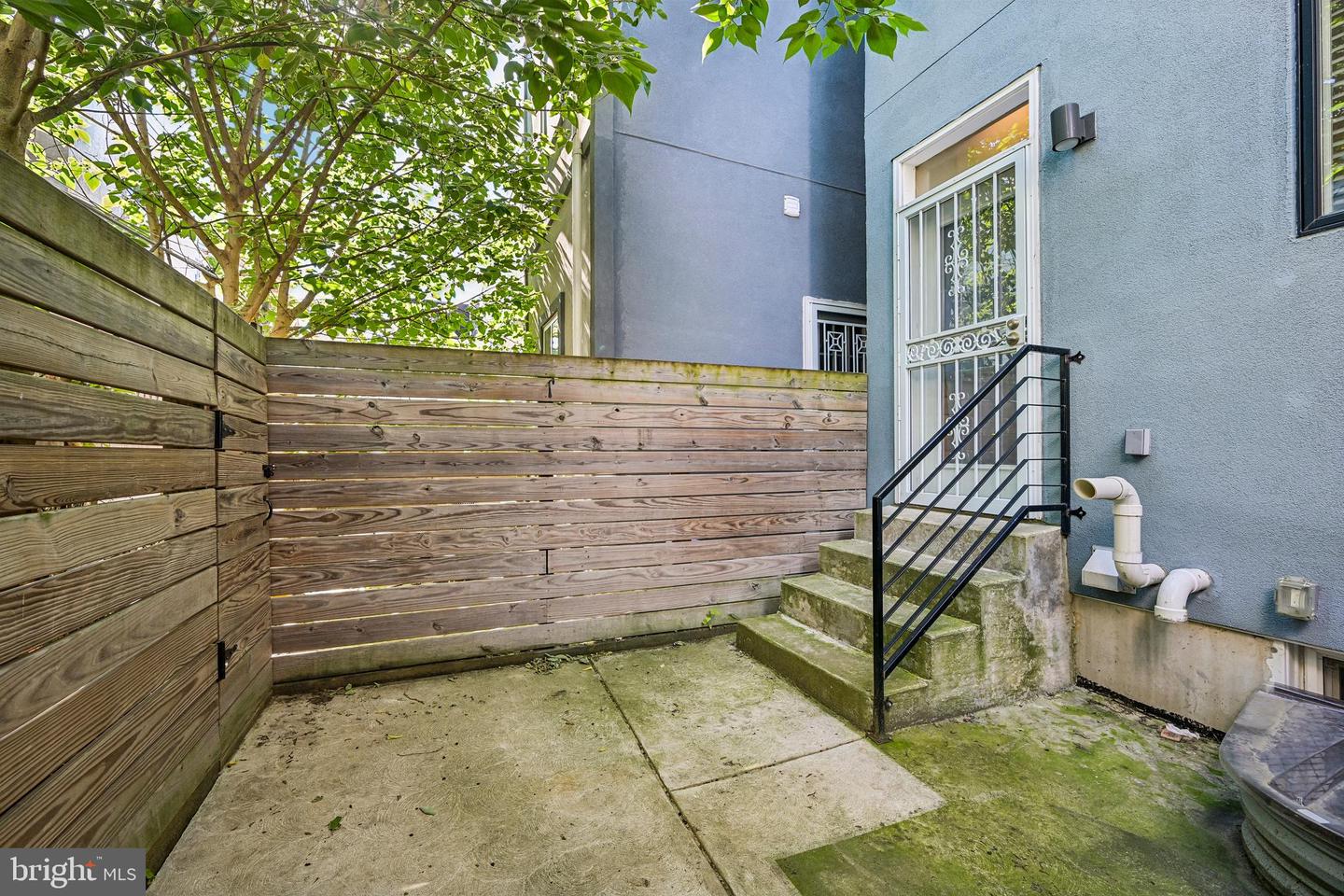 1819 Mountain St Property Photo 4