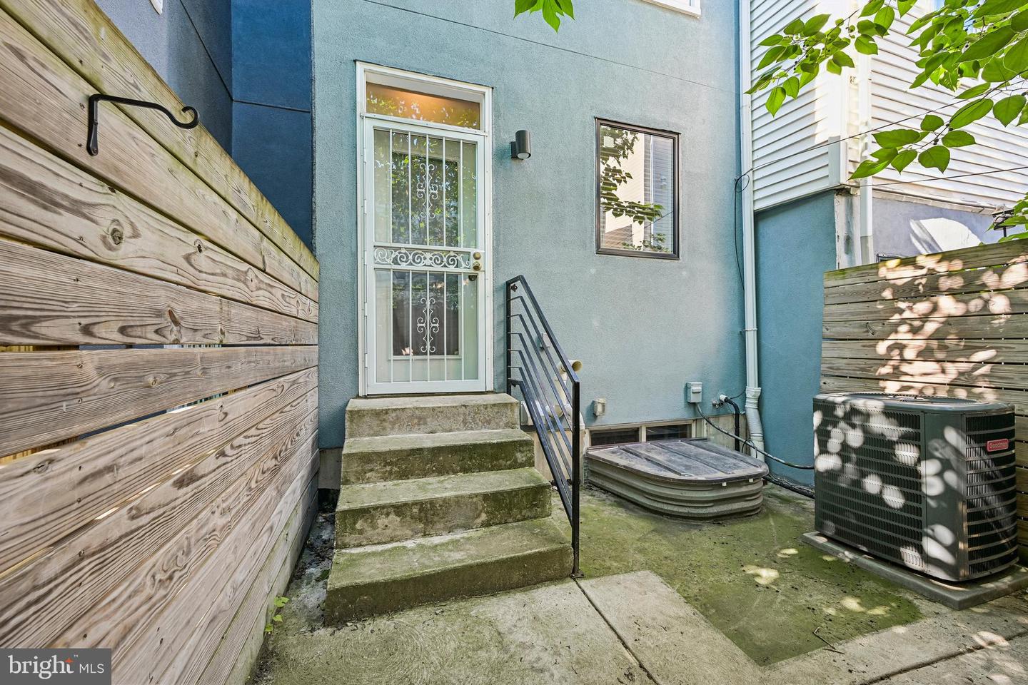1819 Mountain St Property Photo 8