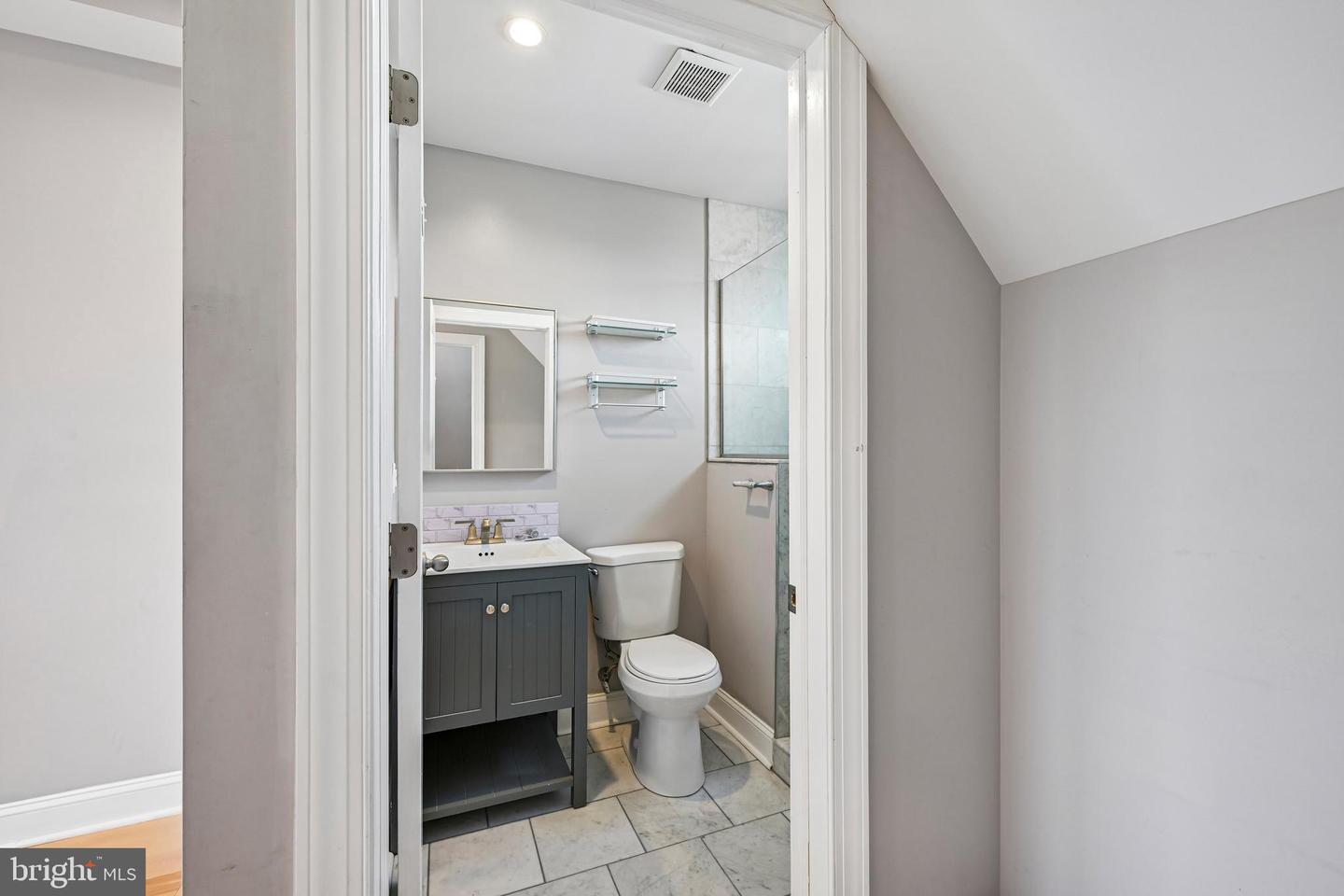 1819 Mountain St Property Photo 17