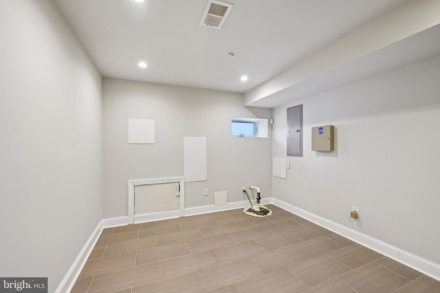 1819 Mountain St Property Photo 24