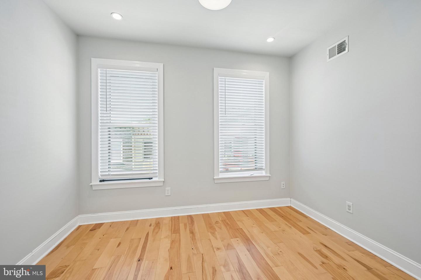1819 Mountain St Property Photo 27