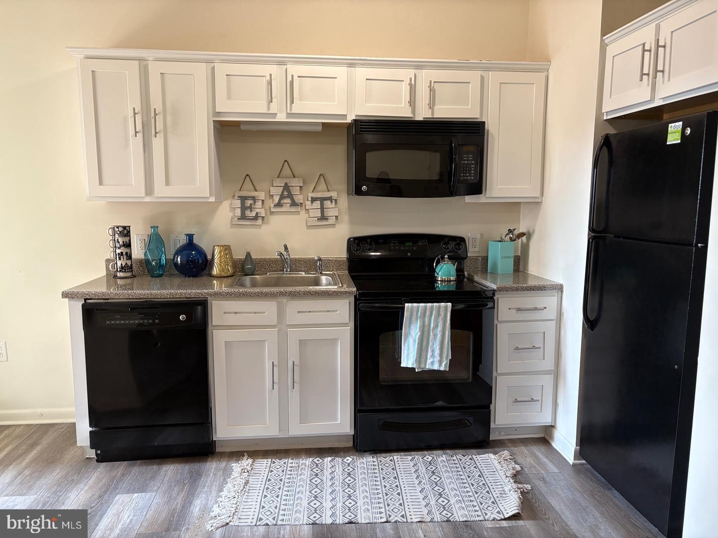 1000 Diamond St #room A Property Photo 2