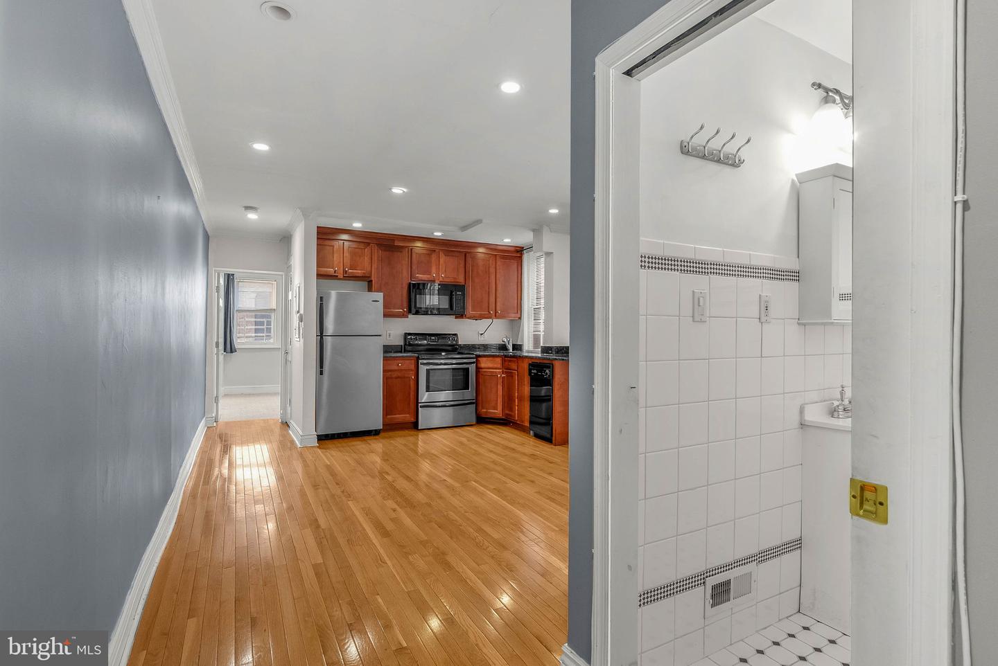 1910 Fairmount Ave #b (1r) Property Photo 3