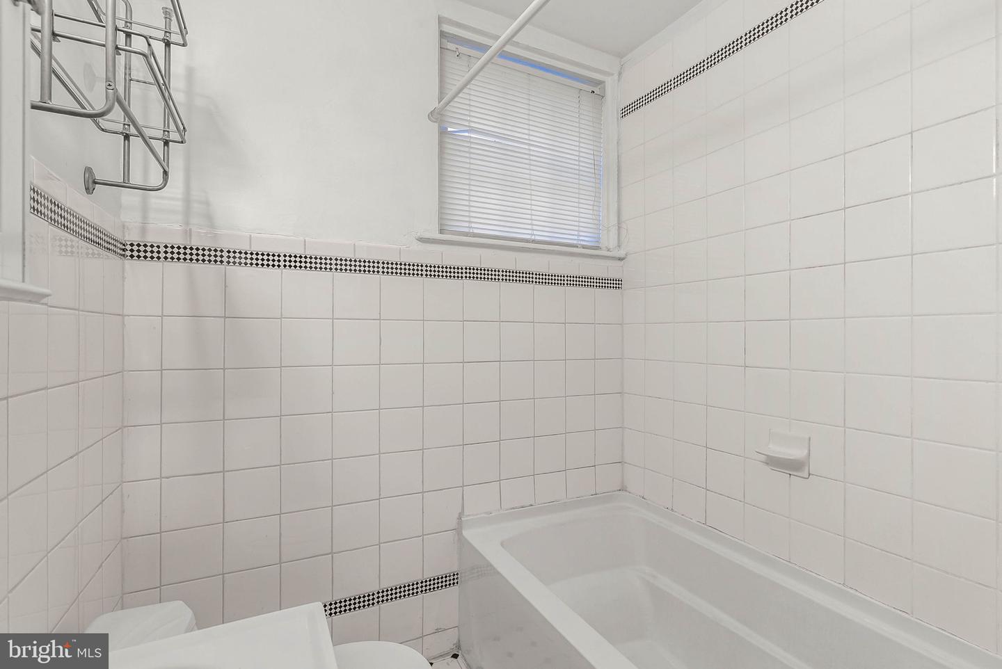1910 Fairmount Ave #b (1r) Property Photo 6