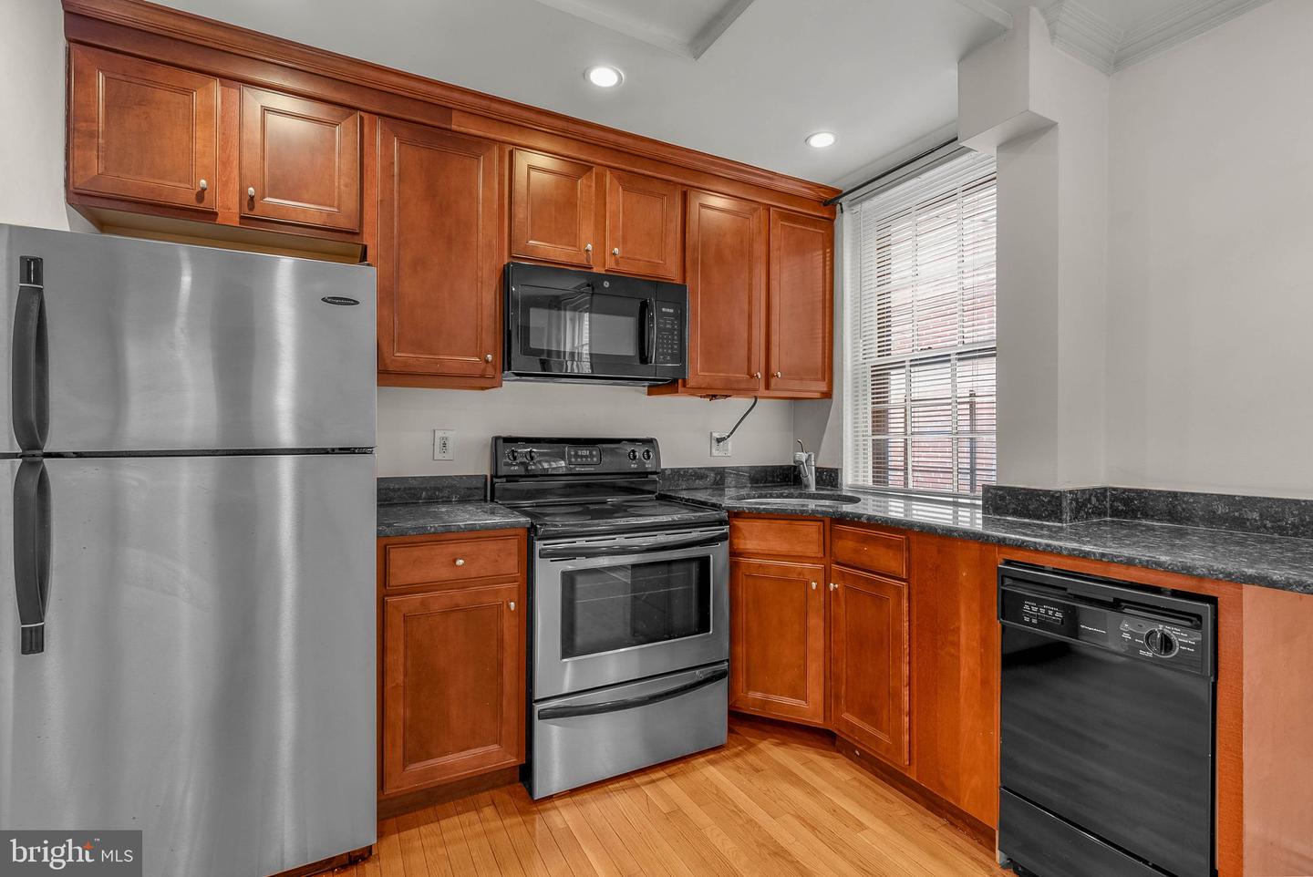 1910 Fairmount Ave #b (1r) Property Photo 10