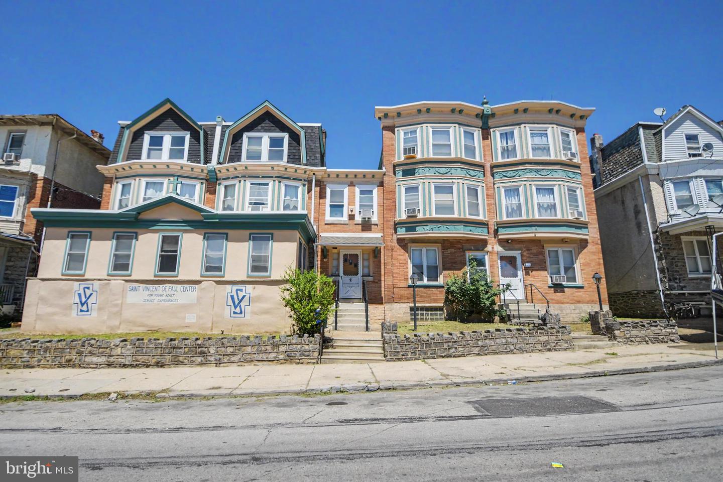45-51 W Logan St Property Photo 1