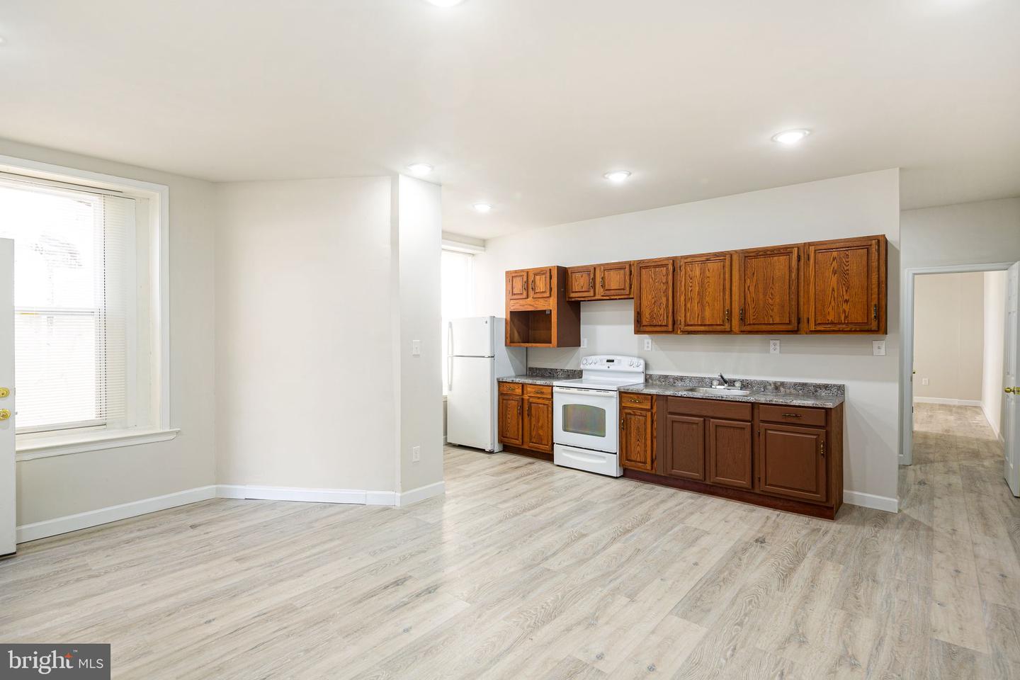 702 E Chelten Ave #1 Property Photo 3