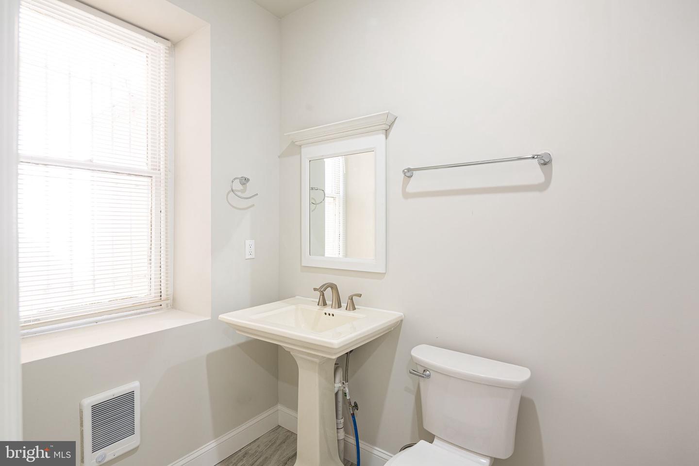 702 E Chelten Ave #1 Property Photo 9
