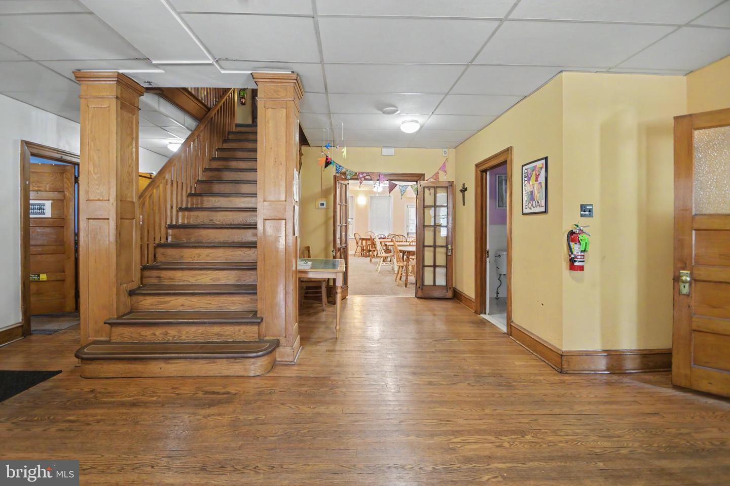 45-51 W Logan St Property Photo 21