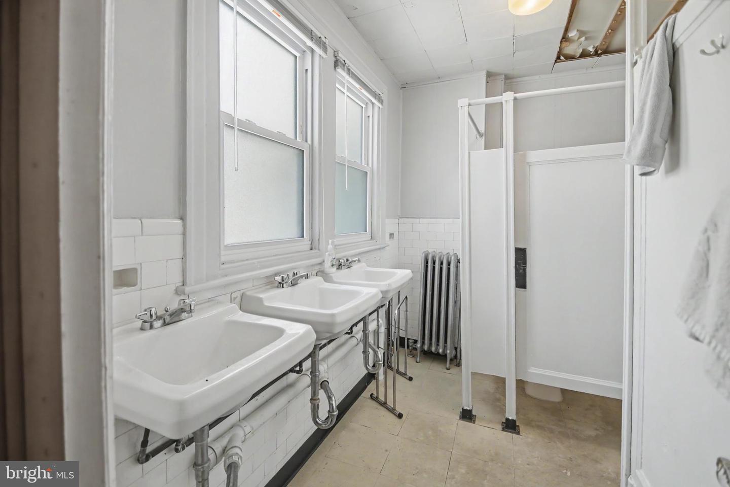 45-51 W Logan St Property Photo 47