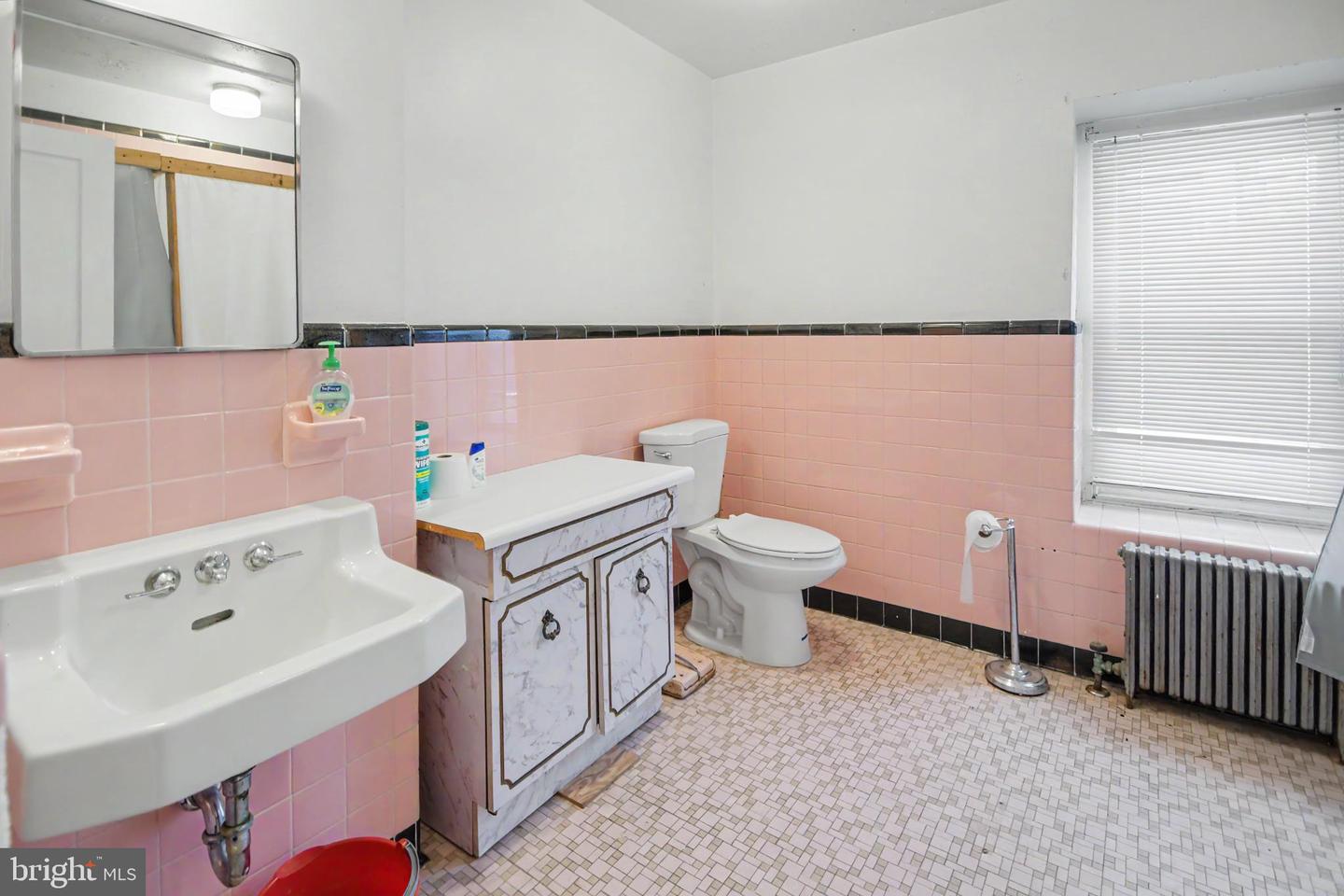 45-51 W Logan St Property Photo 57
