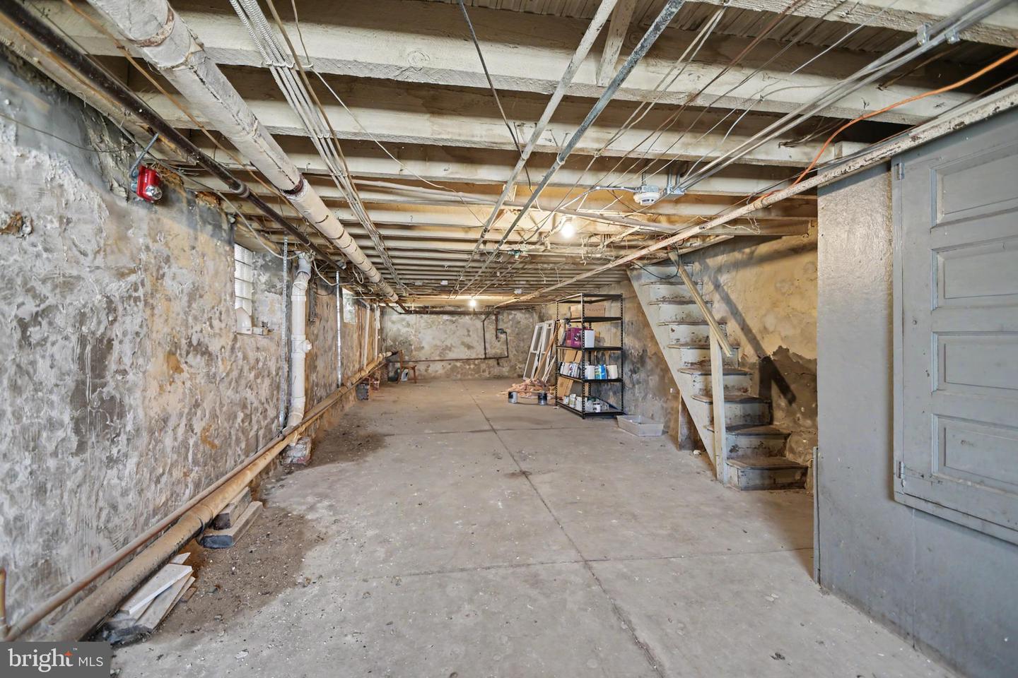 45-51 W Logan St Property Photo 76