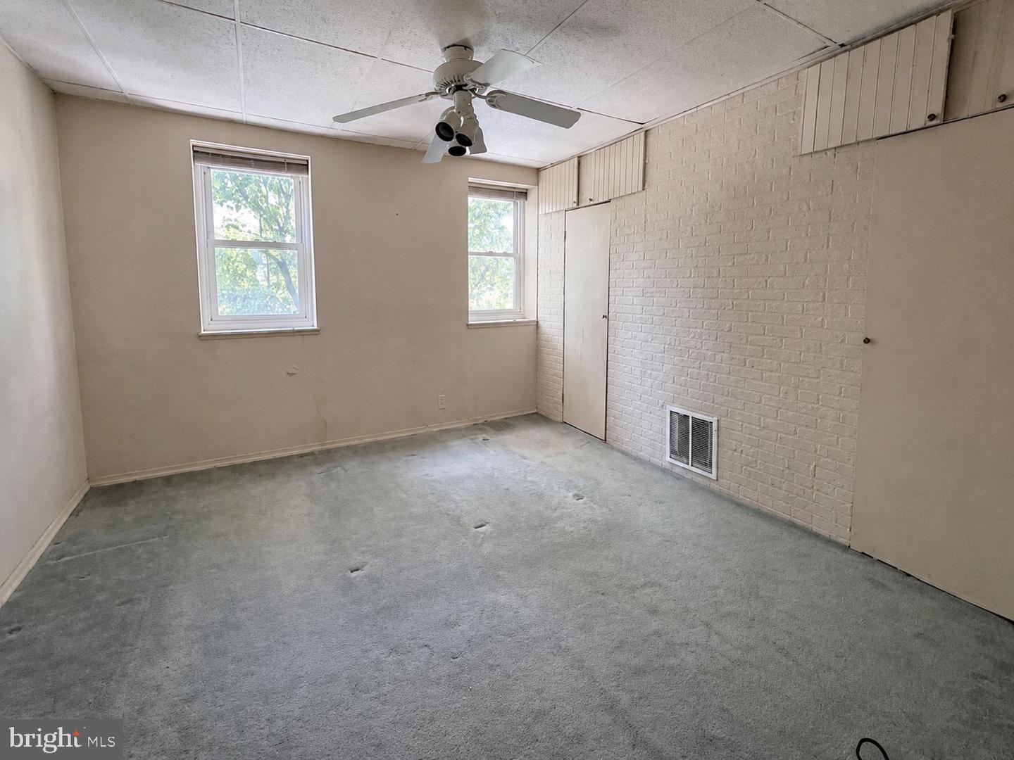 344 Wolf St Property Photo 8
