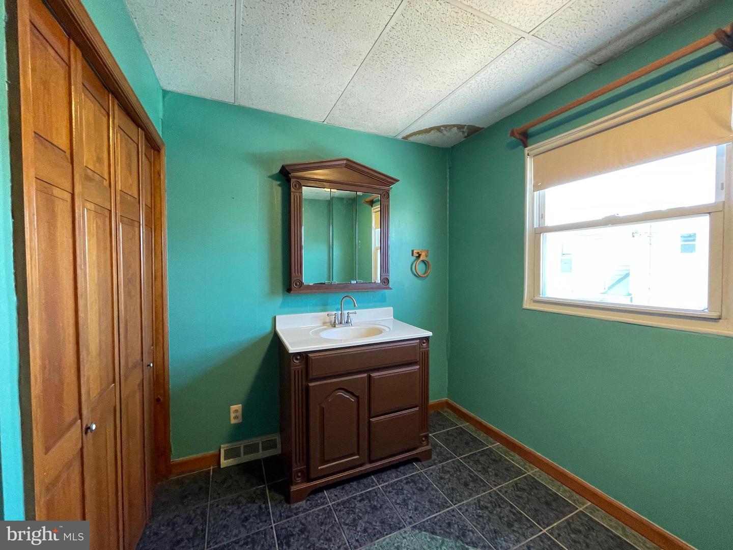 344 Wolf St Property Photo 11
