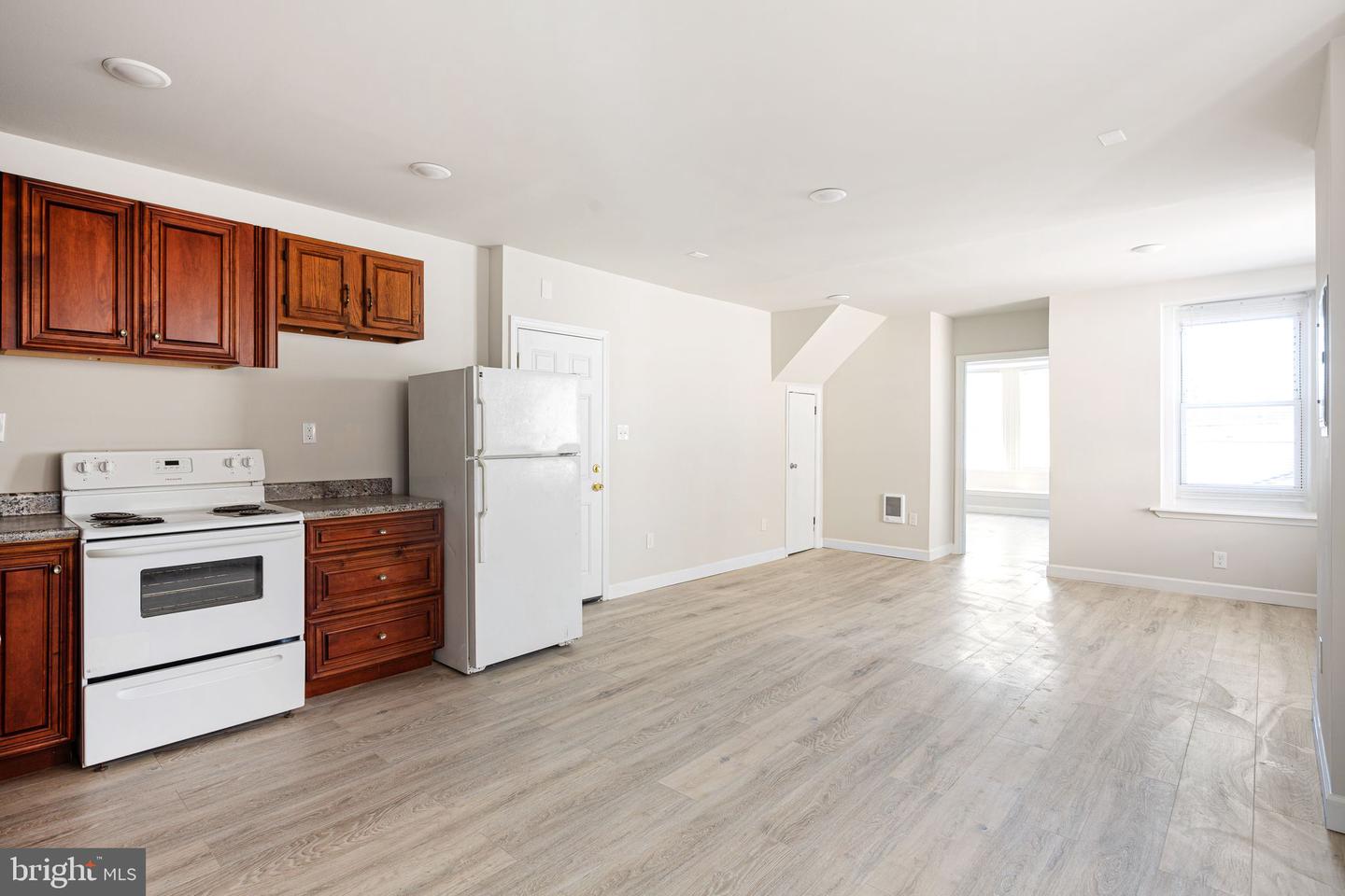 702 E Chelten Ave #2 Property Photo 2