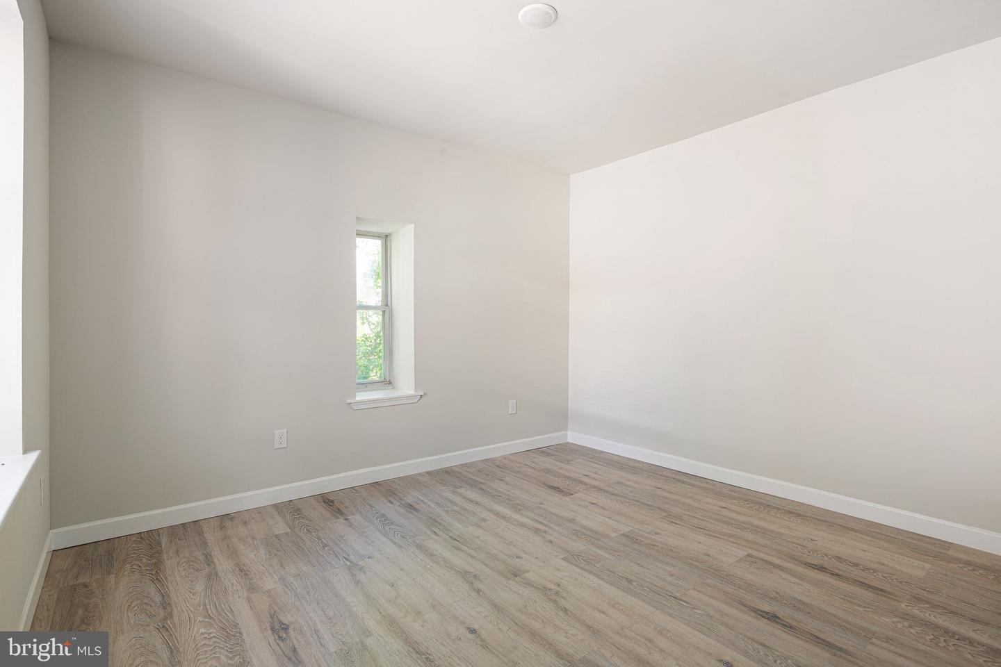 702 E Chelten Ave #2 Property Photo 9