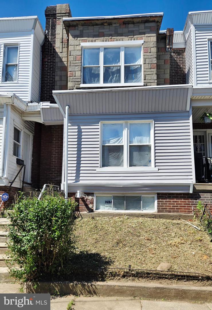 1632 S Lindenwood St Property Photo 1