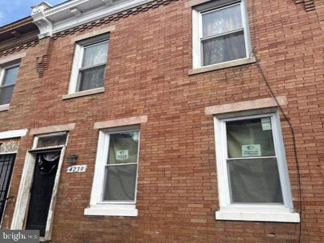 4239 N Hicks St Property Photo 1