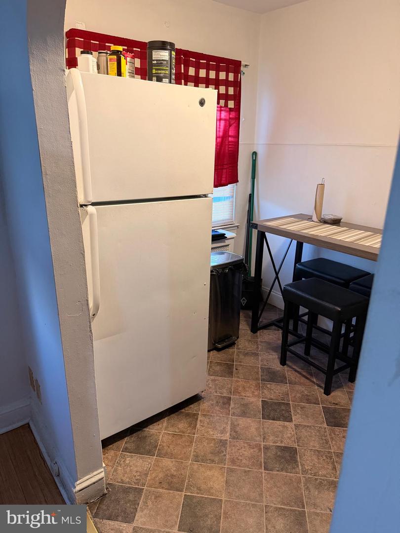 3945 Claridge St Property Photo 12