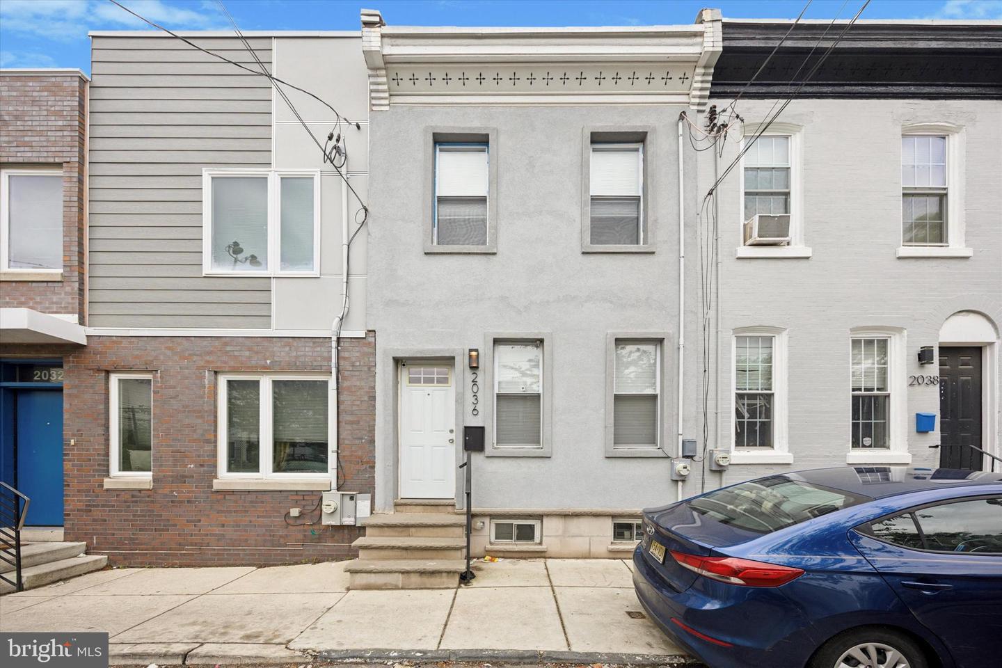 2036 N Darien St Property Photo 1