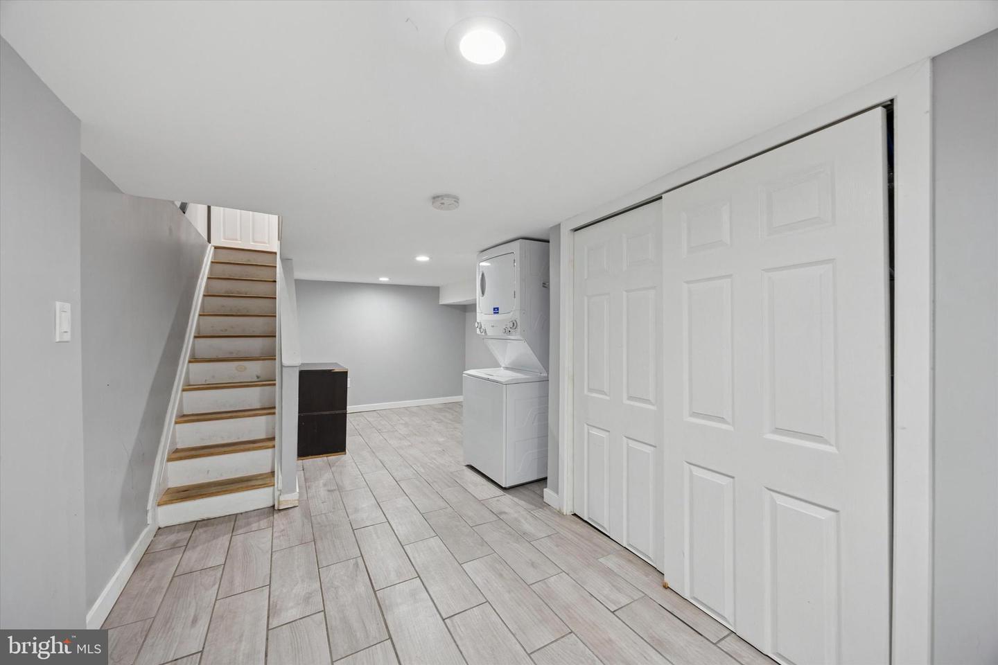 2036 N Darien St Property Photo 8