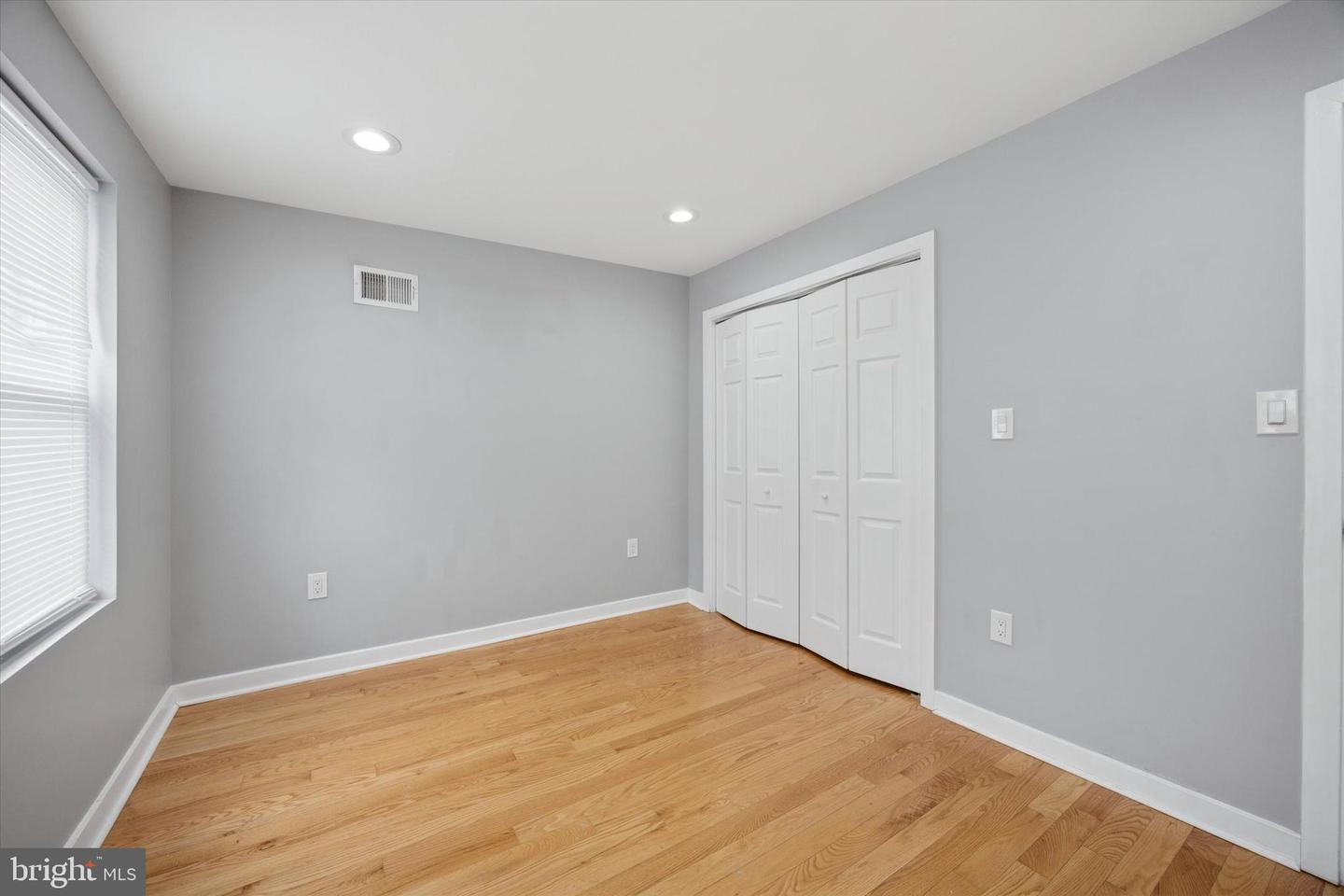 2036 N Darien St Property Photo 14