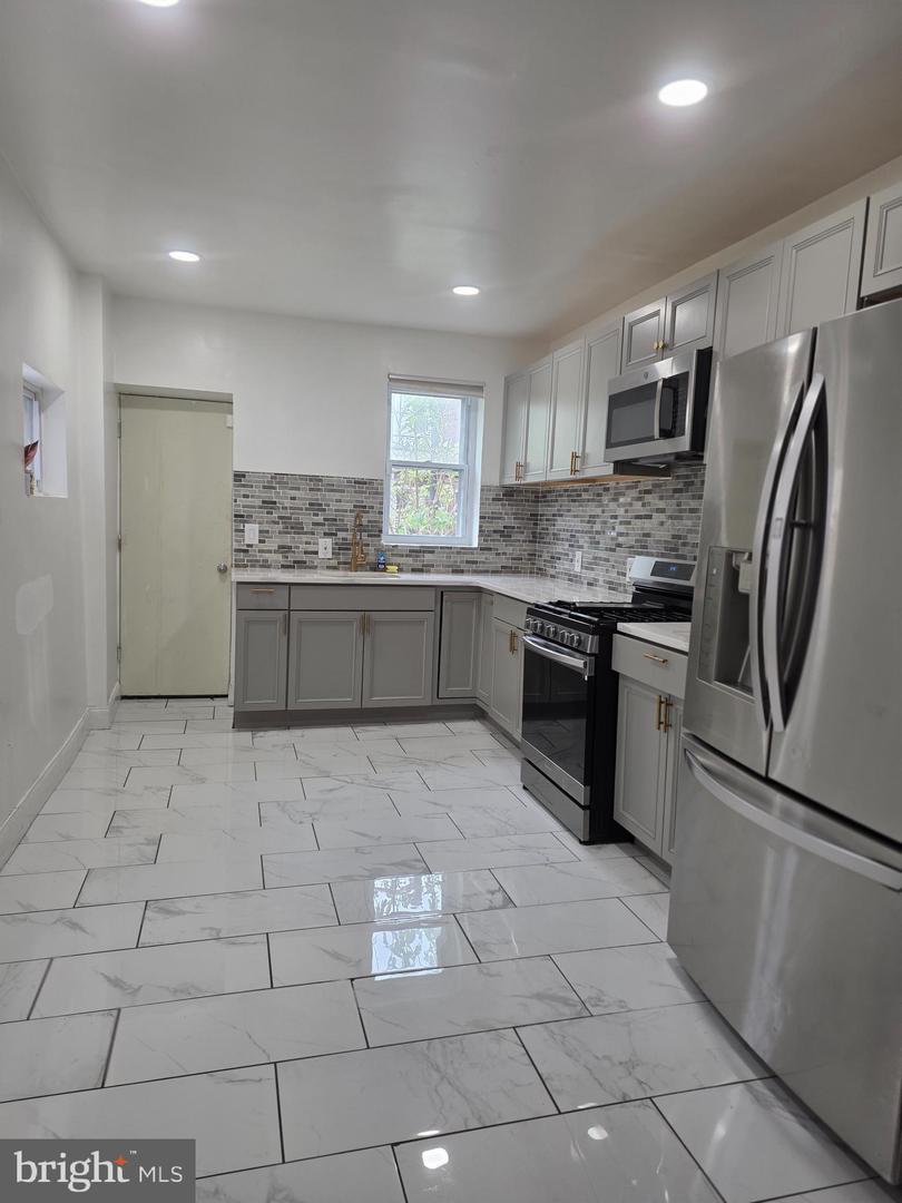 5336 Delancey St Property Photo 9