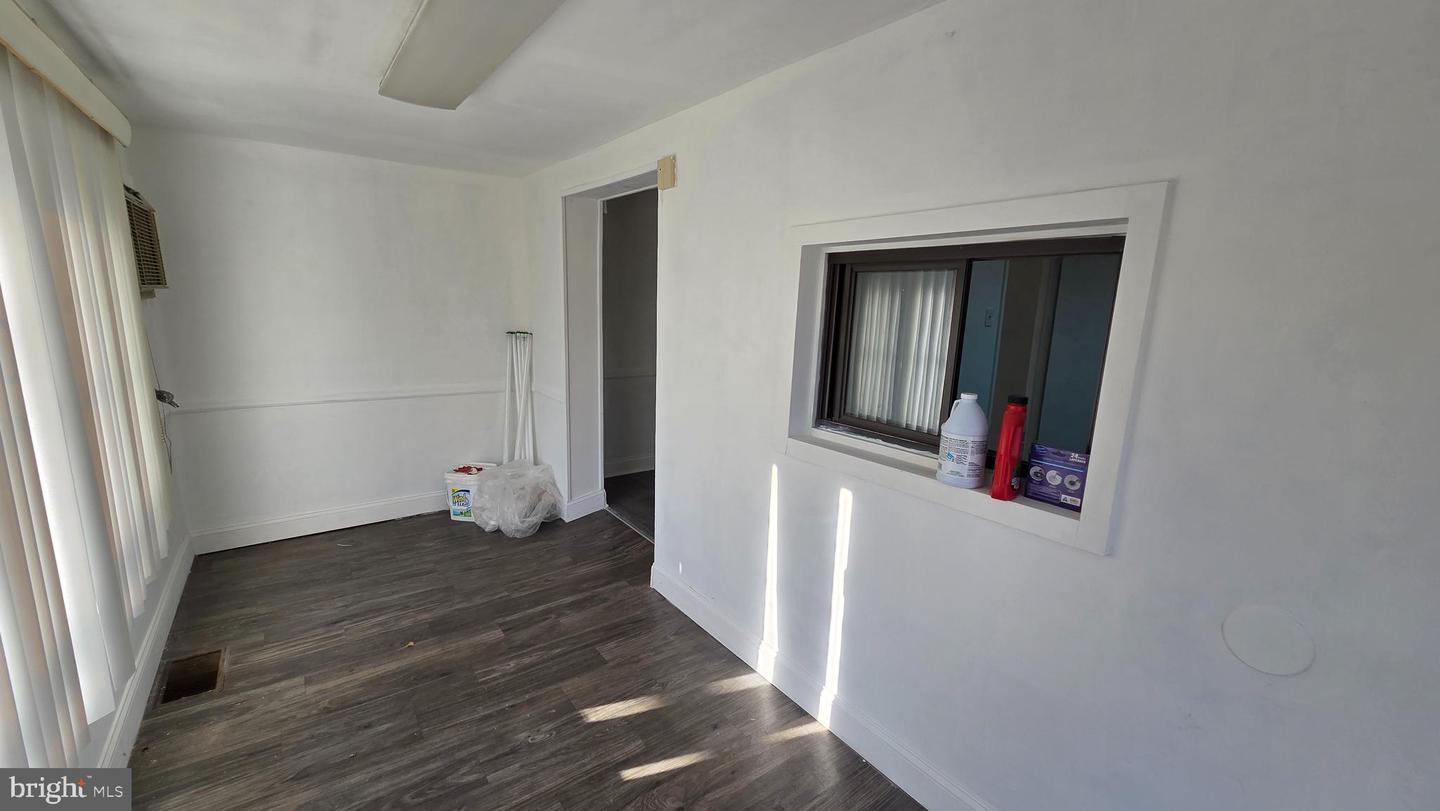 421 W Olney Ave Property Photo 1
