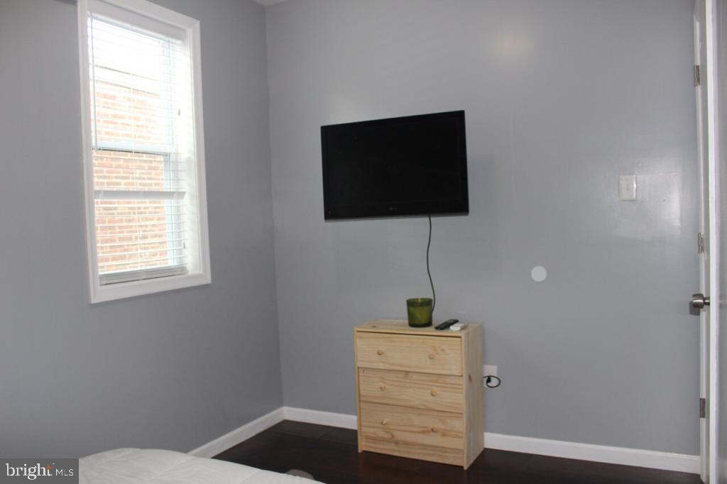 5923 N Broad St Property Photo 22