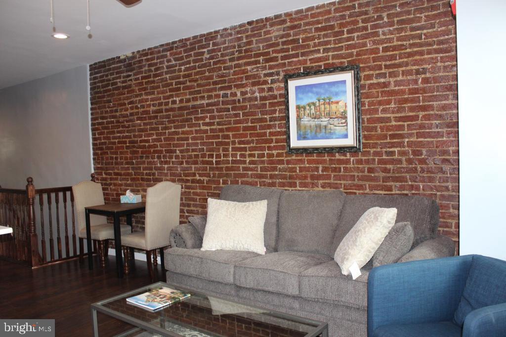 5923 N Broad St Property Photo 28
