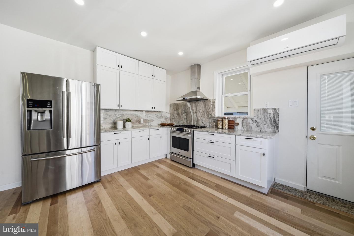 4711 Melrose St Property Photo 10