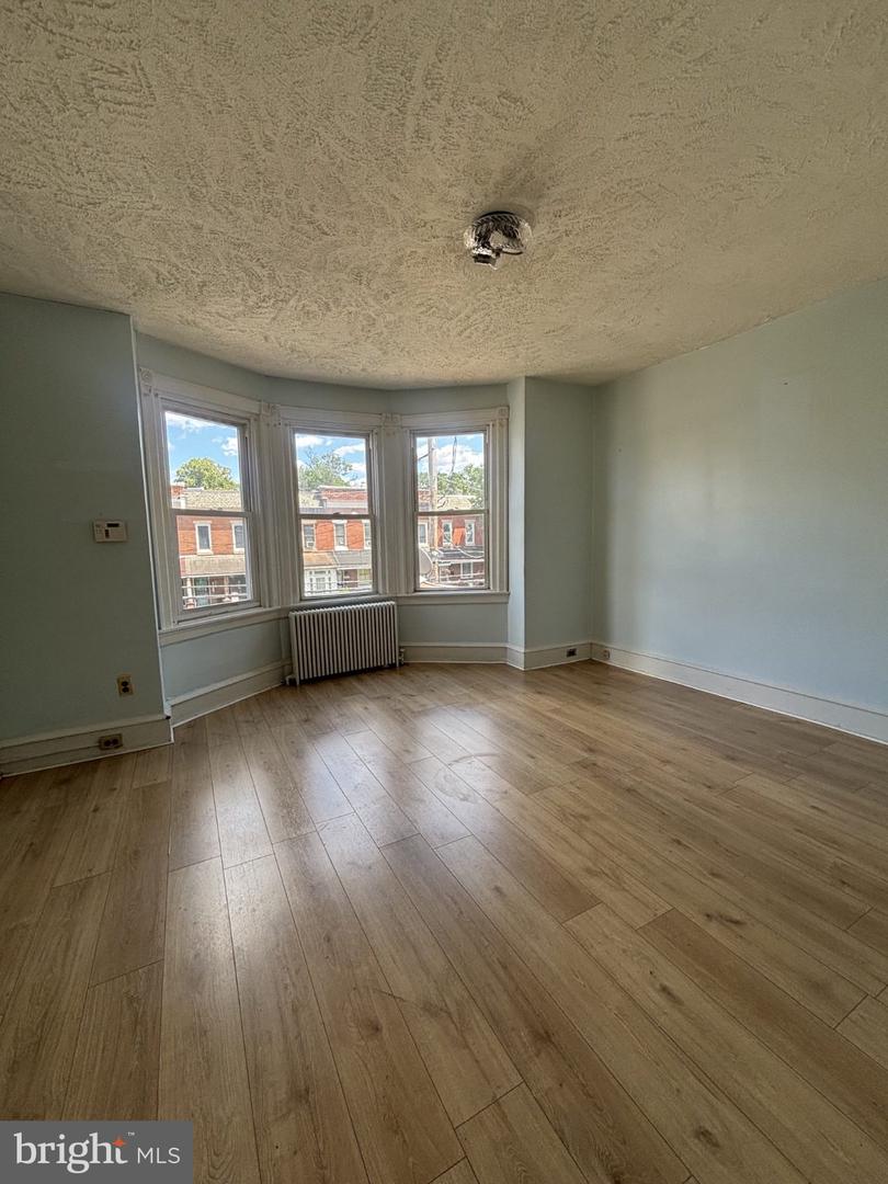 4636 Oakland St Property Photo 16