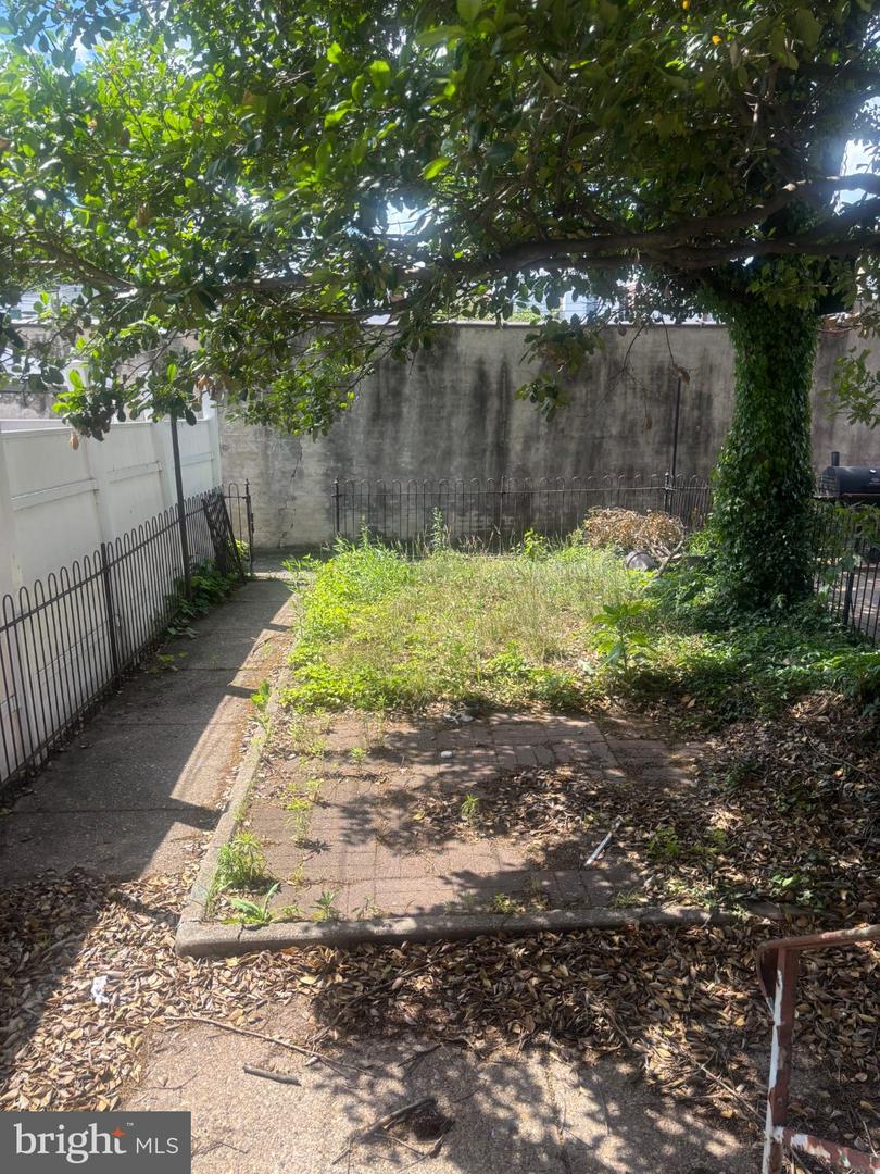 4636 Oakland St Property Photo 23