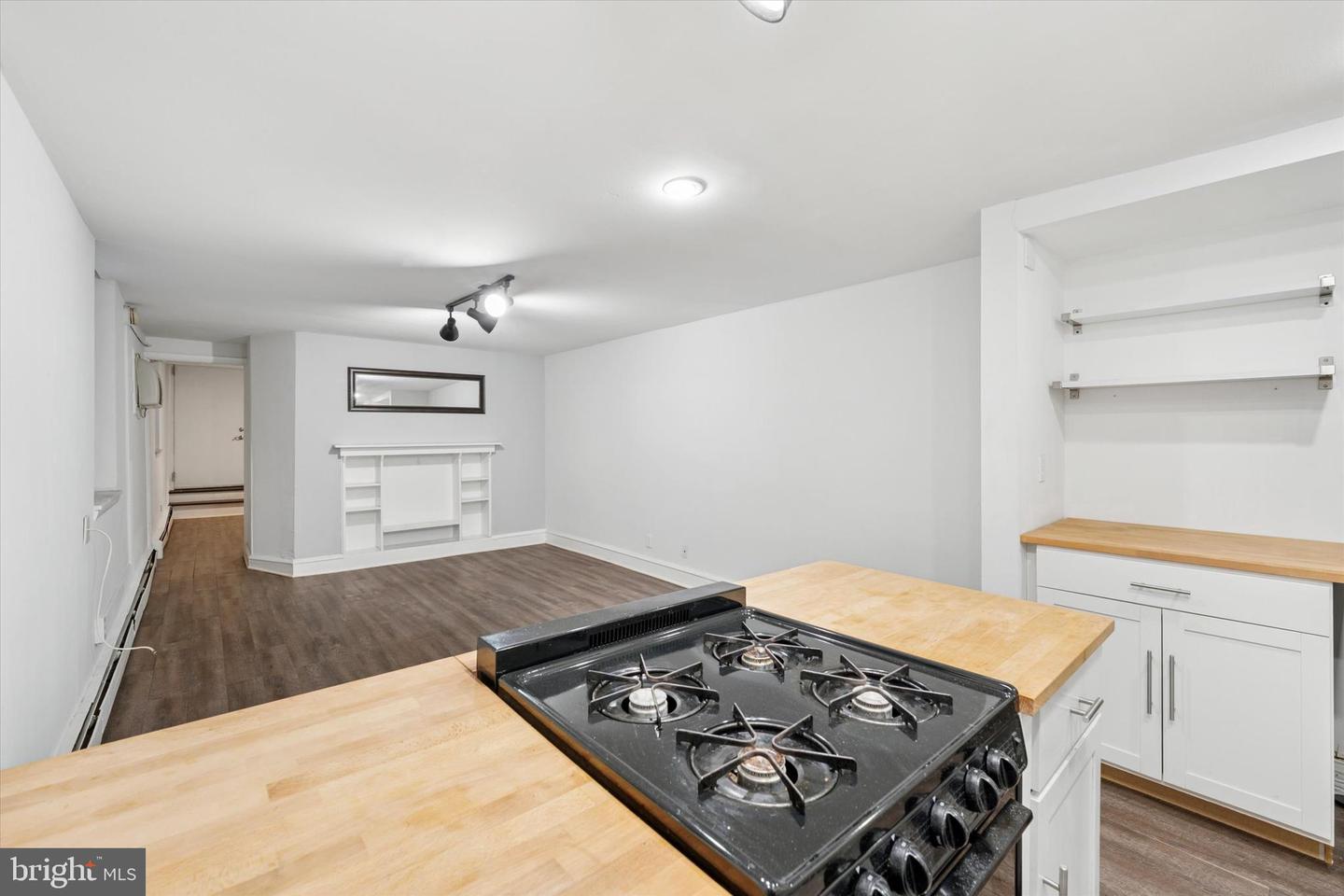 240 S 13th St #b Property Photo 7