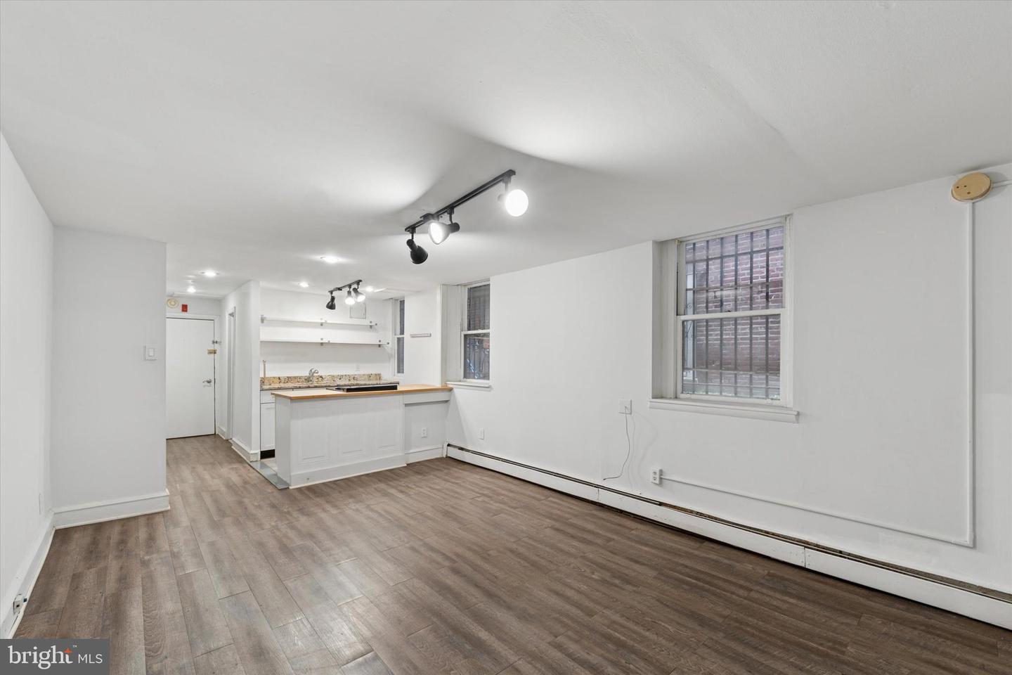 240 S 13th St #b Property Photo 8
