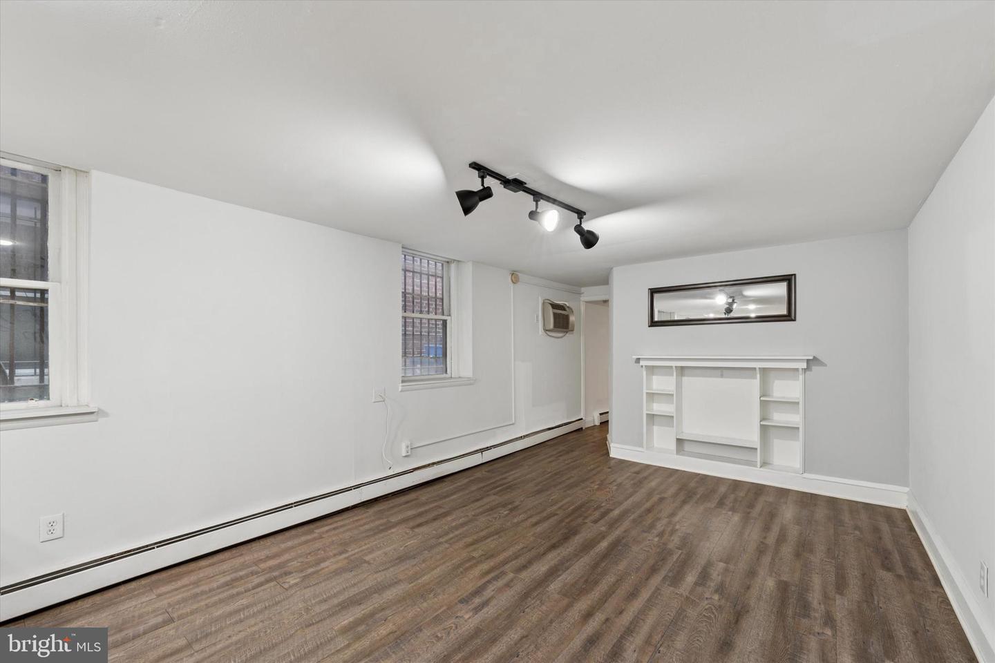 240 S 13th St #b Property Photo 9